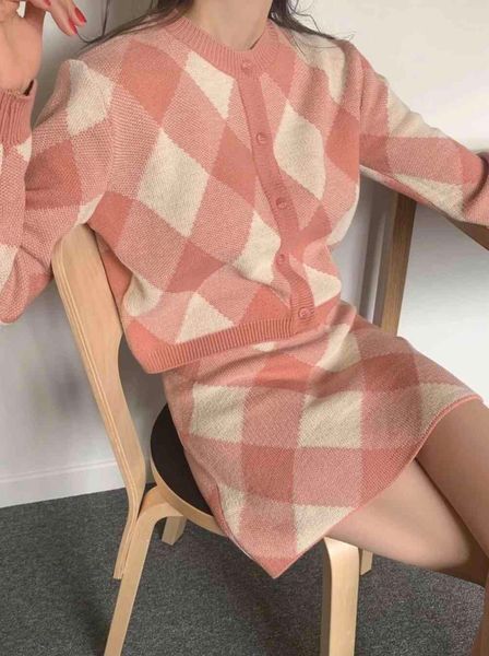 sydney custom fashion suit women's summer retro checkered knitted cardigan slim skirt 210525, White
sydney custom fashion suit women's summer retro checkered knitted cardigan slim skirt 210525, White