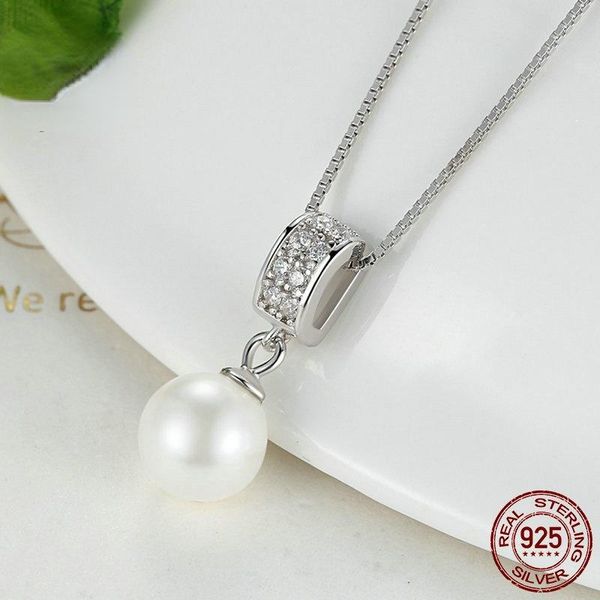 chains fashionable classical temperament necklace inlaid pearl pendant, Silver
chains fashionable classical temperament necklace inlaid pearl pendant, Silver