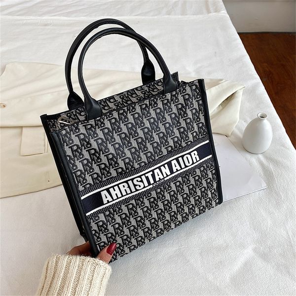 printed fashion portable large capacity letter bag women simple new style tote bag purse outlet
printed fashion portable large capacity letter bag women simple new style tote bag purse outlet