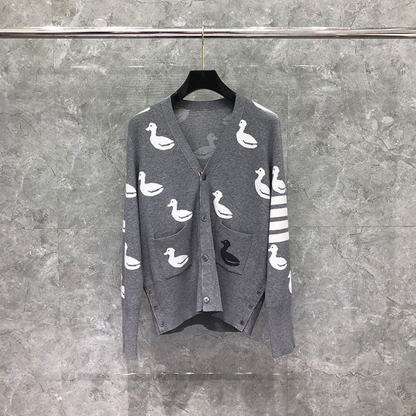 sweater dongguan daizhiying tb duckling cardigan grey animal jacquard wool knitted korean version, White;black
sweater dongguan daizhiying tb duckling cardigan grey animal jacquard wool knitted korean version, White;black
