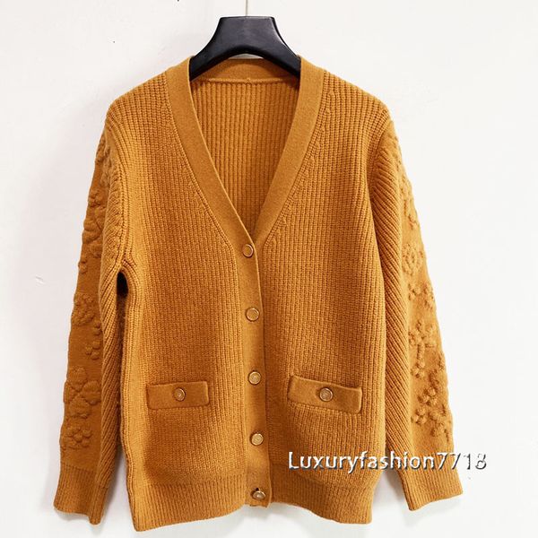 women's sweaters knitted sweater with women's v-collar, luxury style flower jacquard design, autumn fashion y4tu, White;black
women's sweaters knitted sweater with women's v-collar, luxury style flower jacquard design, autumn fashion y4tu, White;black