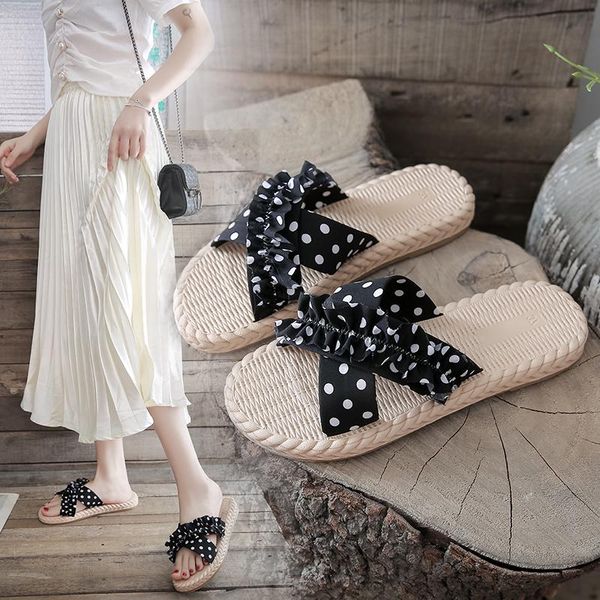 slippers 2021 summer simple casual women's black polka dot decoration comfortable flat shoes
slippers 2021 summer simple casual women's black polka dot decoration comfortable flat shoes