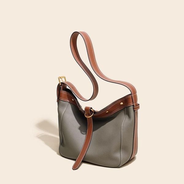 evening bags 2021 autumn and winter tote bag female minority design sense contrast color single shoulder leather layer cowhide
evening bags 2021 autumn and winter tote bag female minority design sense contrast color single shoulder leather layer cowhide