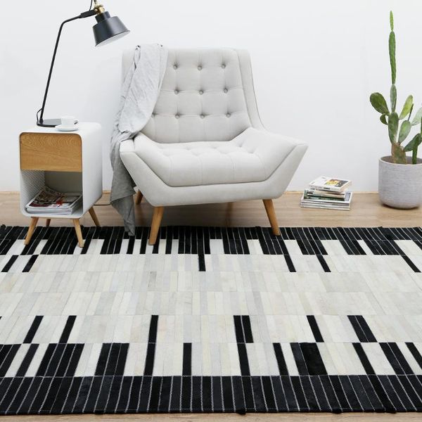 carpets american style luxury cowhide patchwork rug, black and white striped modern living room carpet ,decoration office sales
carpets american style luxury cowhide patchwork rug, black and white striped modern living room carpet ,decoration office sales