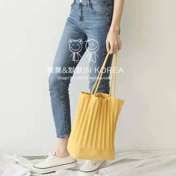 evening bags 2021 spring bag lazy wind design hand-held one-shoulder folded handbag bucket
evening bags 2021 spring bag lazy wind design hand-held one-shoulder folded handbag bucket