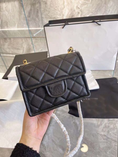 5a+ imitation brand luxury designer leather flip shoulder bag fashionable lady's handbag purse
5a+ imitation brand luxury designer leather flip shoulder bag fashionable lady's handbag purse
