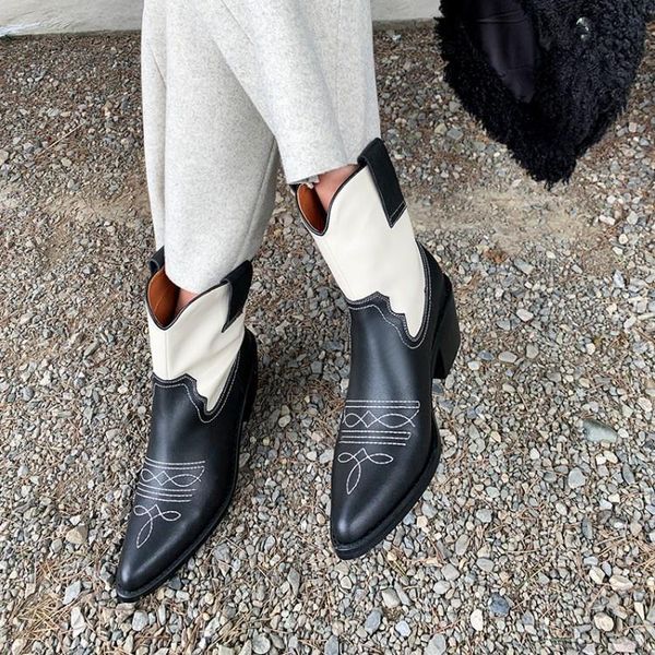 boots autumn and winter 2021 short women's pointed thick heel cowhide leather high heels fashion, Black
boots autumn and winter 2021 short women's pointed thick heel cowhide leather high heels fashion, Black
