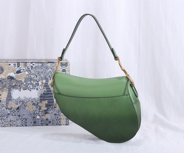 2021 designer fashion saddle bag leather shoulder wallet metal hanging crossbody bags for women
2021 designer fashion saddle bag leather shoulder wallet metal hanging crossbody bags for women