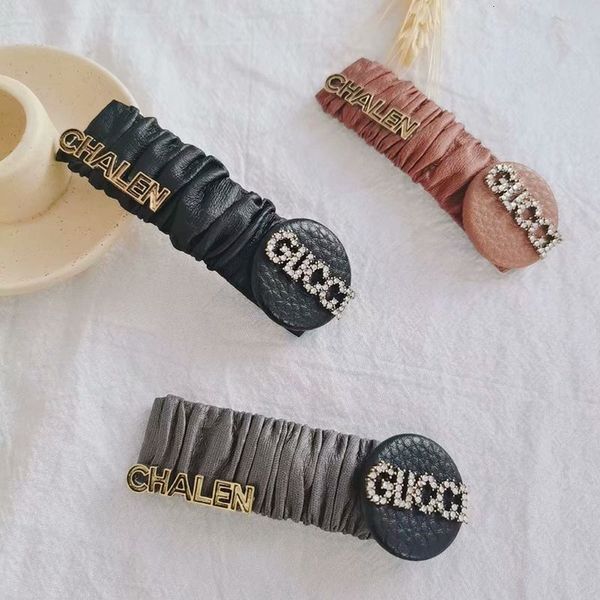 70%off south korea dongdamen new large intestine circle bb inlaid diamond letter paste hairpin fashion broken hair edge clip, Golden;silver
70%off south korea dongdamen new large intestine circle bb inlaid diamond letter paste hairpin fashion broken hair edge clip, Golden;silver