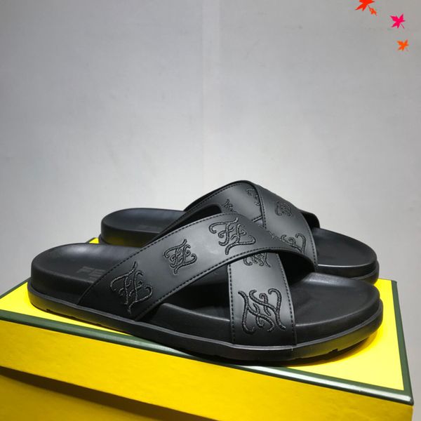 luxurys men slippers designer rubber slides sandal mens designers flat fashion shoes beach flip flops flower with box size 39-45 -g323, Black
luxurys men slippers designer rubber slides sandal mens designers flat fashion shoes beach flip flops flower with box size 39-45 -g323, Black