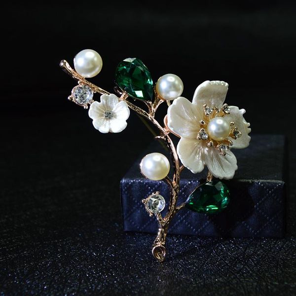 pins, brooches shell and pearl flower for women elegant fashion pin red crystal brooch wedding jewelry high quality, Gray
pins, brooches shell and pearl flower for women elegant fashion pin red crystal brooch wedding jewelry high quality, Gray