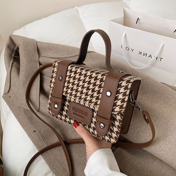 ins net red fashion handbag women's 2021 korean version new high-grade lattice one shoulder messenger bag
ins net red fashion handbag women's 2021 korean version new high-grade lattice one shoulder messenger bag