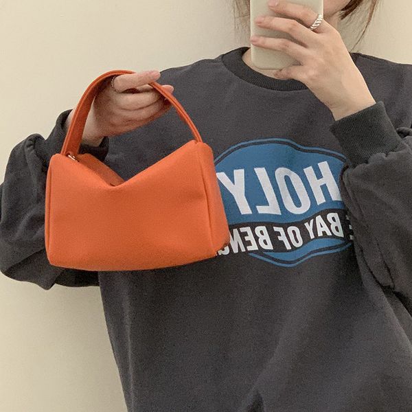 new style handbag for women 2020 vintage square soft pu leather small simple soild lady luxury brand designer messenger bag c0508
new style handbag for women 2020 vintage square soft pu leather small simple soild lady luxury brand designer messenger bag c0508