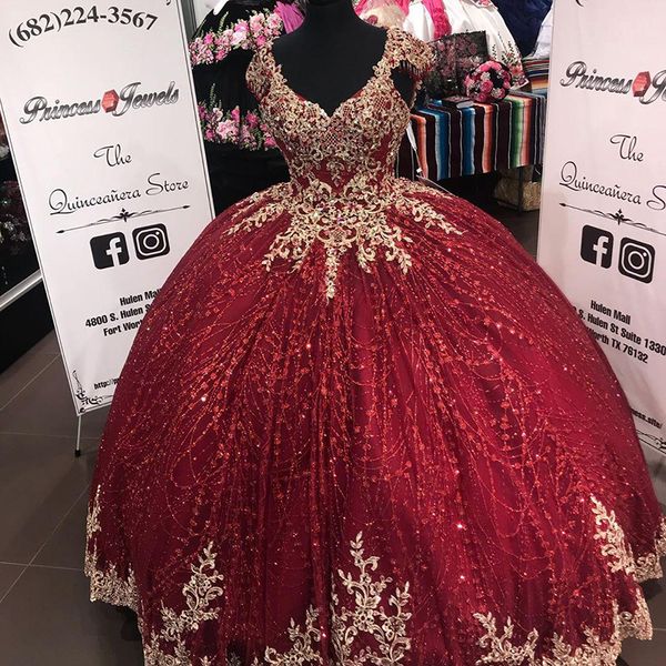 luxury shiny burgundy sequins quinceanera dresses with gold appliques beads v-neck vestidos de 15 años girls cape glitter sweet 16 dresses p, Blue;red
luxury shiny burgundy sequins quinceanera dresses with gold appliques beads v-neck vestidos de 15 años girls cape glitter sweet 16 dresses p, Blue;red
