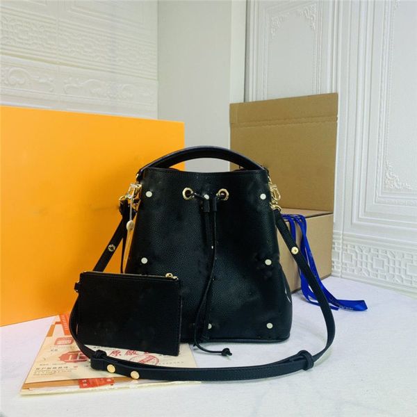 designer handbags adjustable single shoulder straps luxury crossbody bag with small zipper pocket purses lace-up bucket fashion shoulder bag
designer handbags adjustable single shoulder straps luxury crossbody bag with small zipper pocket purses lace-up bucket fashion shoulder bag