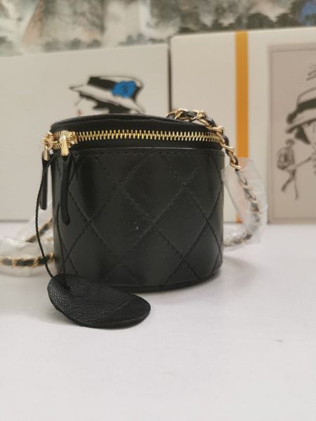 brand mini chains makeup bags classic black white genuine leather handbags bucket bag lipstick card key small round-bag
brand mini chains makeup bags classic black white genuine leather handbags bucket bag lipstick card key small round-bag