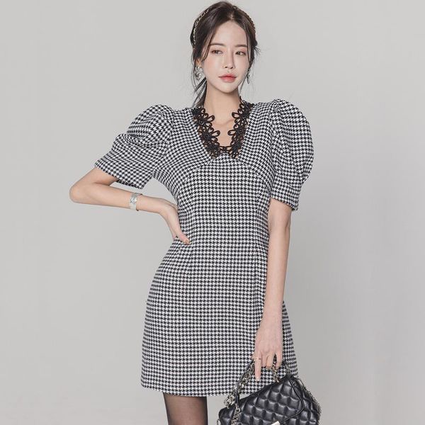 plaid office lady pencil dress 2021 spring bottoming high waist lace splice v-neck puff sleeve elegant work casual dresses, Black;gray
plaid office lady pencil dress 2021 spring bottoming high waist lace splice v-neck puff sleeve elegant work casual dresses, Black;gray