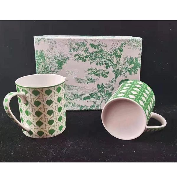 mugs 2 pcs/box fine bone china coffee mug and cup european style creative ceramic afternoon tea teacup for water gift box
mugs 2 pcs/box fine bone china coffee mug and cup european style creative ceramic afternoon tea teacup for water gift box