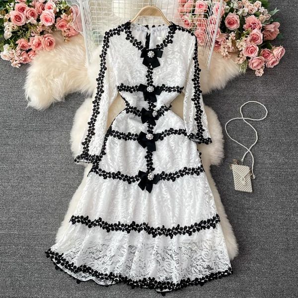 casual dresses black/white patchwork lace midi dress women runway designer v-neck single breasted vestidos spring autumn 2021, Black;gray
casual dresses black/white patchwork lace midi dress women runway designer v-neck single breasted vestidos spring autumn 2021, Black;gray