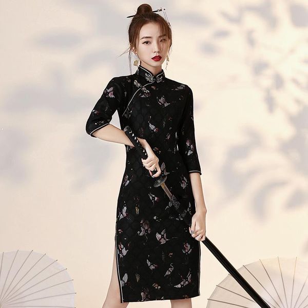 autumn and winter mid-length lace composite velvet cheongsam dress retro chinese style improved young ethnic clothing, Red
autumn and winter mid-length lace composite velvet cheongsam dress retro chinese style improved young ethnic clothing, Red