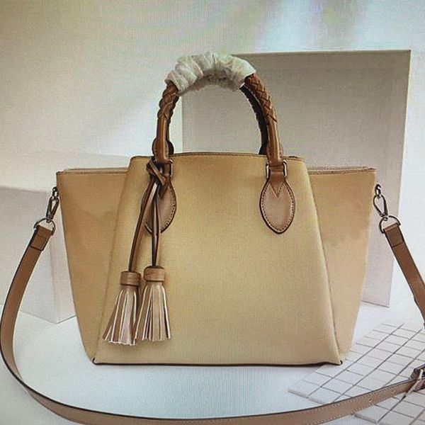 wholesale 55029 classic haumea handbags fashion mahlna zipper bag crossbody women weave tote real leather woman shoulder bags 55030 55031, Red;black
wholesale 55029 classic haumea handbags fashion mahlna zipper bag crossbody women weave tote real leather woman shoulder bags 55030 55031, Red;black