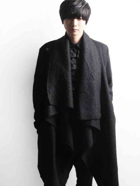 men's wool large tight coat, korean fashion, dark color, british style, autumn and winter, Black
men's wool large tight coat, korean fashion, dark color, british style, autumn and winter, Black