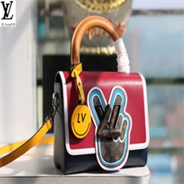 brand designer luxury f04e m50309 red printed flap diagonal bag women handbags iconic bags handles shoulder bags totes cross body bag
brand designer luxury f04e m50309 red printed flap diagonal bag women handbags iconic bags handles shoulder bags totes cross body bag