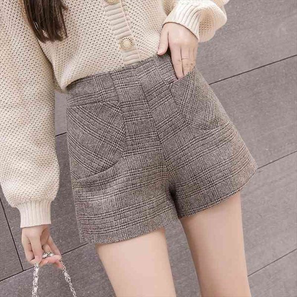 autumn winter fashion plaid women shorts wide-leg high waist casual woolen boots d315, White;black
autumn winter fashion plaid women shorts wide-leg high waist casual woolen boots d315, White;black