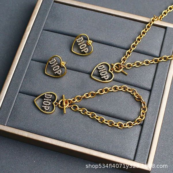 2021 new designer fashion letter heart earrings net red same love necklace bracelet, Black 
2021 new designer fashion letter heart earrings net red same love necklace bracelet, Black