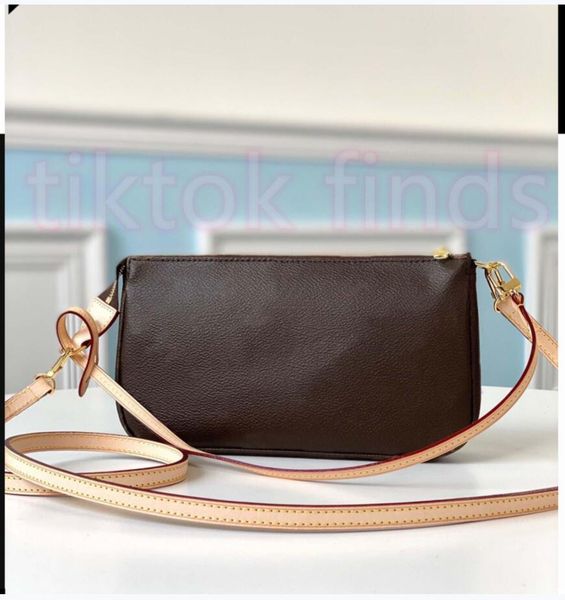 small shoulder bag,luxury designer bags pochette accessories,classic style,made of canvas,leather trimmings,l017
small shoulder bag,luxury designer bags pochette accessories,classic style,made of canvas,leather trimmings,l017