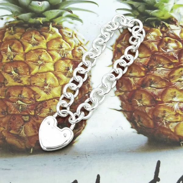 2022 brand original jewelry designer love pendant cuff women's fashion personality high-end bracelet, White
2022 brand original jewelry designer love pendant cuff women's fashion personality high-end bracelet, White