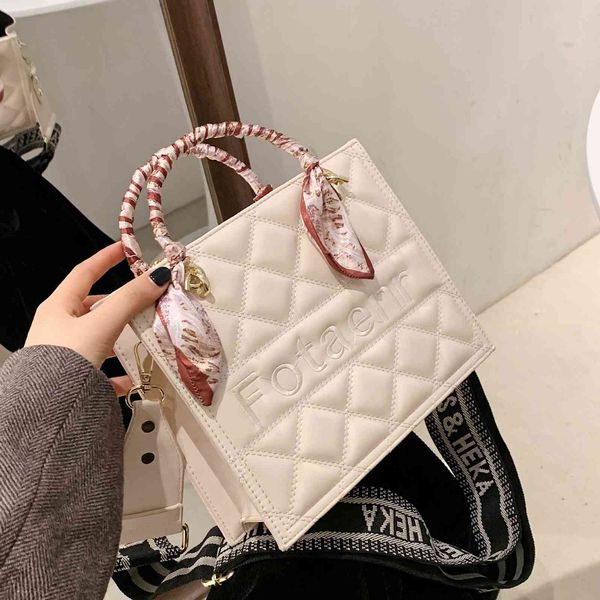 factory direct sale 75% off nvjue 2021 new one shoulder tote simple portable messenger small square bags
factory direct sale 75% off nvjue 2021 new one shoulder tote simple portable messenger small square bags