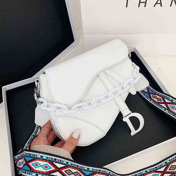 handbag bag women's early autumn 2021 messenger single shoulder fashion saddle wide belt chain, Black;red
handbag bag women's early autumn 2021 messenger single shoulder fashion saddle wide belt chain, Black;red