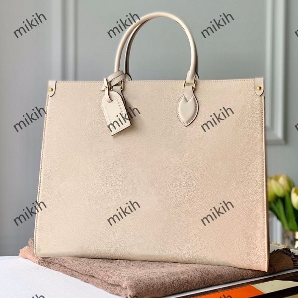 fashion womens totes bags classic printed leather design large capacity lady bag casual high-quality handbag purse
fashion womens totes bags classic printed leather design large capacity lady bag casual high-quality handbag purse