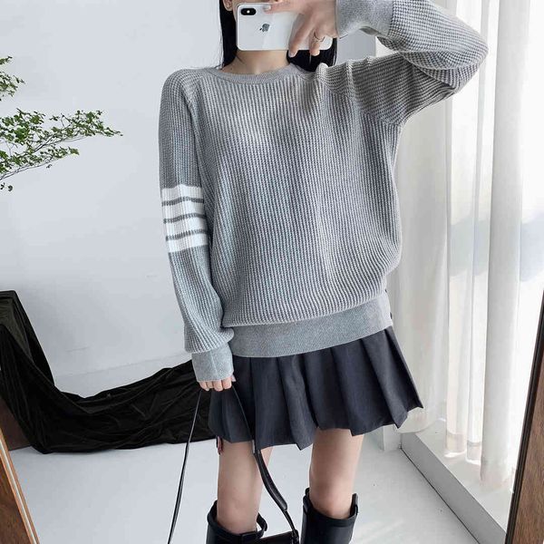 tb college style four bar stripe color blocking round neck knitted pullover long sleeve loose sweater for lovers, White
tb college style four bar stripe color blocking round neck knitted pullover long sleeve loose sweater for lovers, White