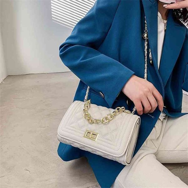 2021 new fashion fragrant style lingge chain women's small square temperament net red one shoulder messenger bag
2021 new fashion fragrant style lingge chain women's small square temperament net red one shoulder messenger bag