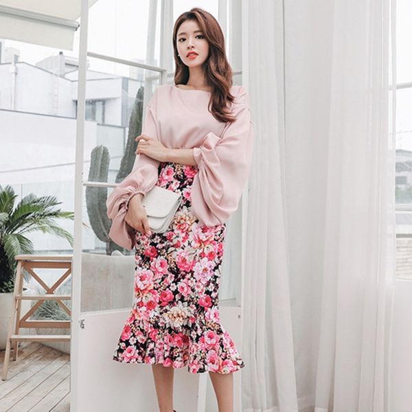 office ol 2 pieces set summer pink lantern sleeve loose shirt +printing bodycon mermaid pencil skirt set 210515, White
office ol 2 pieces set summer pink lantern sleeve loose shirt +printing bodycon mermaid pencil skirt set 210515, White