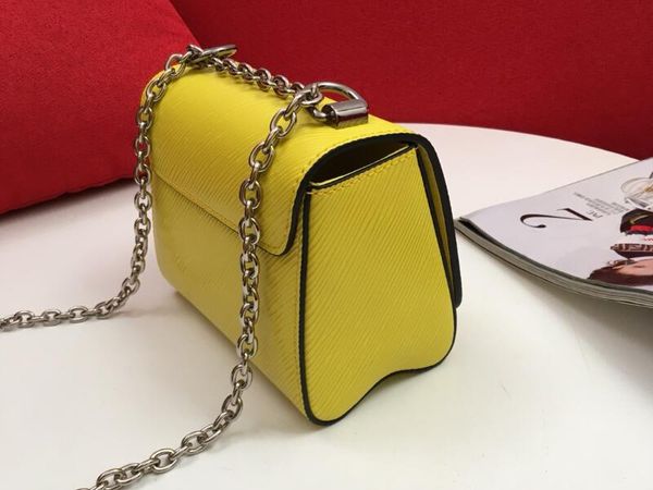 realfine888 3a m56117 15.5cm twist mini calfskin leather shoulder bags chain handle with dust bag
realfine888 3a m56117 15.5cm twist mini calfskin leather shoulder bags chain handle with dust bag