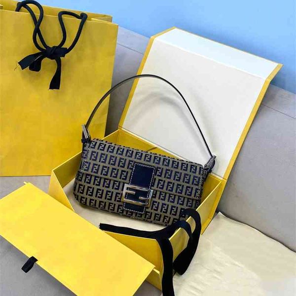 2021 fashion trend middle antique russian american model versatile solid small square bag one shoulder slant cross zly bags
2021 fashion trend middle antique russian american model versatile solid small square bag one shoulder slant cross zly bags