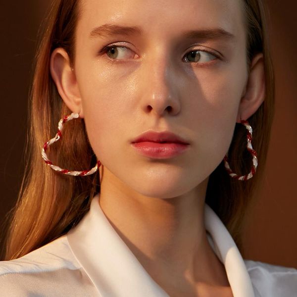 hoop & huggie 2021 fashion ladies earrings hit color love female temperament simple twisted personalized wholesale, Golden;silver
hoop & huggie 2021 fashion ladies earrings hit color love female temperament simple twisted personalized wholesale, Golden;silver