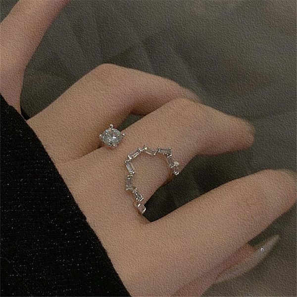 cluster rings 2021 trend vintage all-match women's ring open hollow lines with rhinestone personality zircon jewelry for accessories, Golden;silver
cluster rings 2021 trend vintage all-match women's ring open hollow lines with rhinestone personality zircon jewelry for accessories, Golden;silver