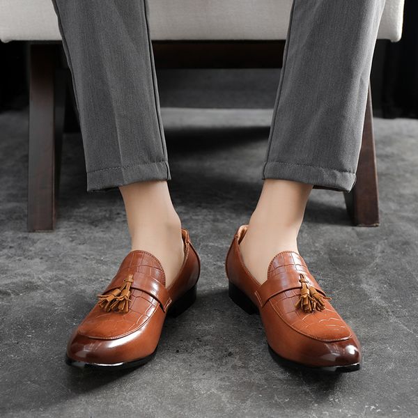 45.46.47 size spring summer british style slip-on pointed tassel pendant texture mens leather shoes korean new mens casual shoes, Black
45.46.47 size spring summer british style slip-on pointed tassel pendant texture mens leather shoes korean new mens casual shoes, Black