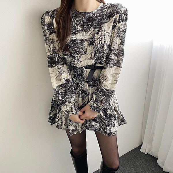 casual dresses one-piece korean style dress 2021 spring autumn women's elegant o-neck print high waist vestidos, Black;gray
casual dresses one-piece korean style dress 2021 spring autumn women's elegant o-neck print high waist vestidos, Black;gray