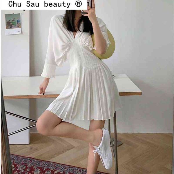 fashion casual chic solid colour v-neck mini dress women spring streetwear style pleated loose chest dresses female 210508, Black;gray
fashion casual chic solid colour v-neck mini dress women spring streetwear style pleated loose chest dresses female 210508, Black;gray