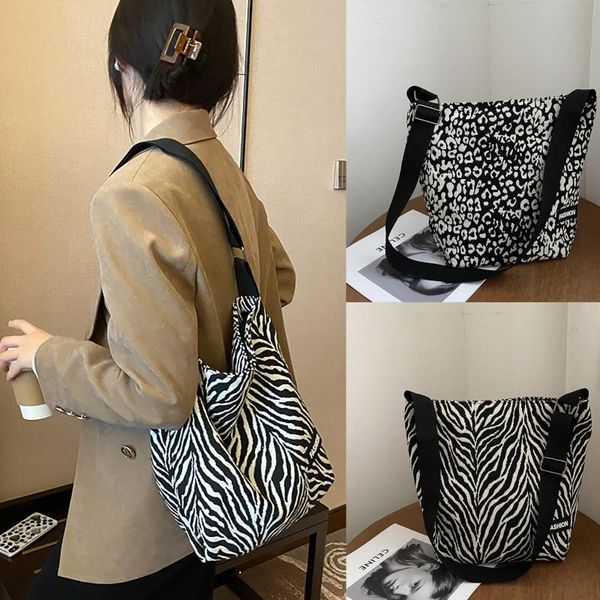 zebra print female messenger bag retro women shoulder casual zipper bags bolsa mujer 2021 #g2
zebra print female messenger bag retro women shoulder casual zipper bags bolsa mujer 2021 #g2