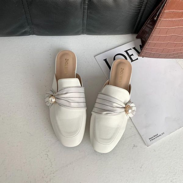 ladies mules 2021 spring/summer slippers girls pearl rib bow half sandals square toe pu sewing flat women, Black
ladies mules 2021 spring/summer slippers girls pearl rib bow half sandals square toe pu sewing flat women, Black