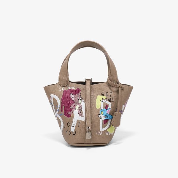 designer bags graffiti basket bucket 2021 new fashion portable women's popular messenger small bag
designer bags graffiti basket bucket 2021 new fashion portable women's popular messenger small bag