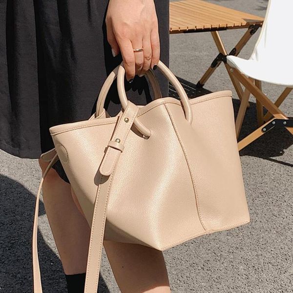 evening bags solid color large tote bucket bag 2021 high-quality pu leather women's designer shoulder messenger
evening bags solid color large tote bucket bag 2021 high-quality pu leather women's designer shoulder messenger