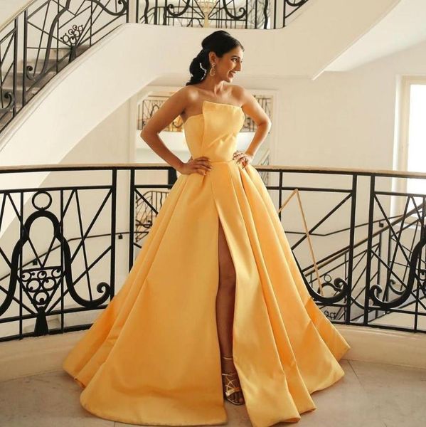 party dresses gorgeous simple yellow a line prom strapless neck pleated high side split evening gowns formal dress, White;black
party dresses gorgeous simple yellow a line prom strapless neck pleated high side split evening gowns formal dress, White;black