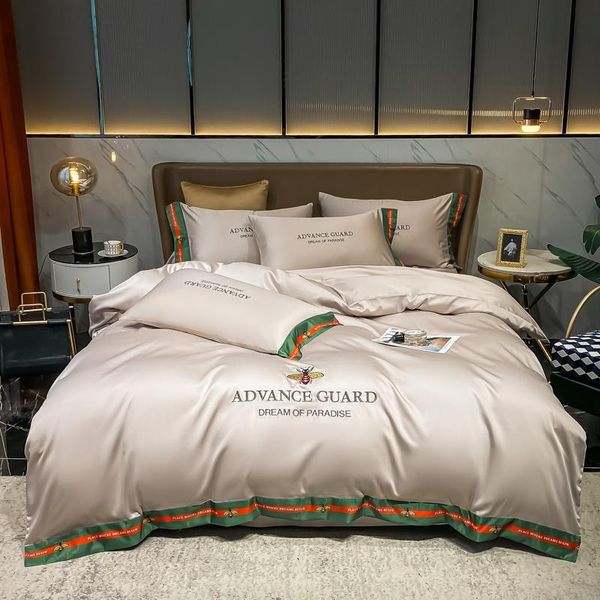 bedding sets 2021 fashion embroidery 100% cotton set quilt cover duvet long-staple bed sheet pillowcases fitted
bedding sets 2021 fashion embroidery 100% cotton set quilt cover duvet long-staple bed sheet pillowcases fitted